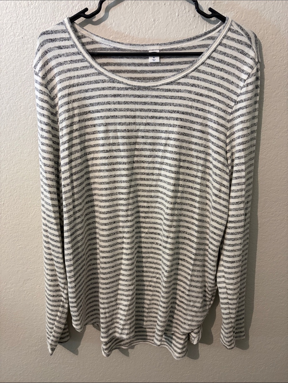 Old Navy Women’s Striped Crewneck Sweater - White & Gray Size XL